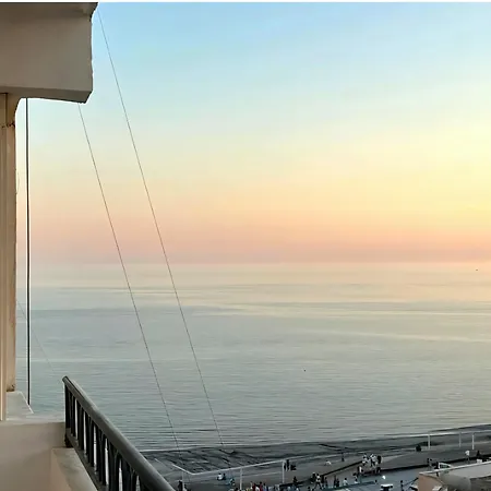 Beachfront Апартаменты *