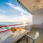 Apartament Beachfront Durrës