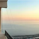 Beachfront 아파트 *